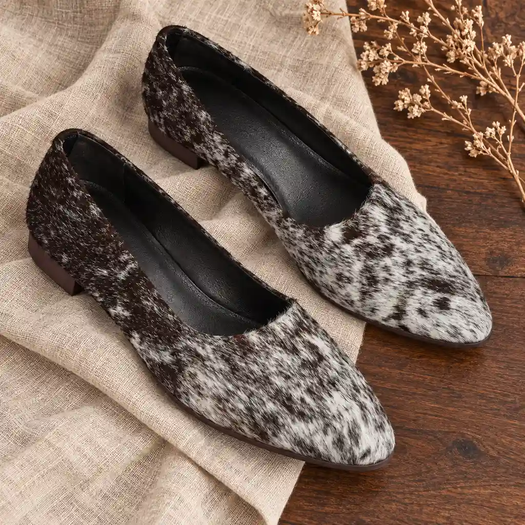 HAIR-ON HIDE POINTED TOE MULE LOAFER PUMP BROWN AND WHITE - Image 4